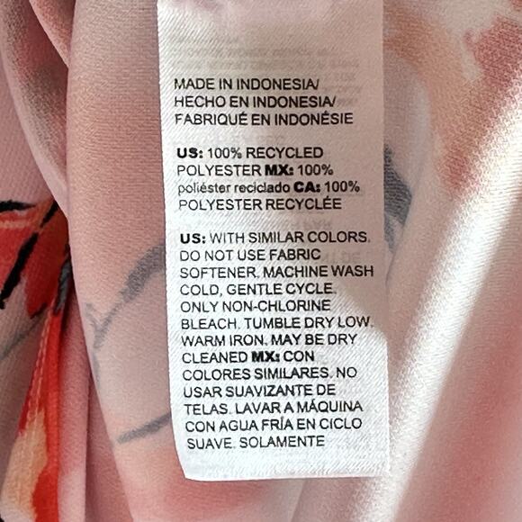 Chico’s Zenergy Floral Flutter Sleeve Top Red Lacquer Size 2 US Large Current - Picture 3 of 6